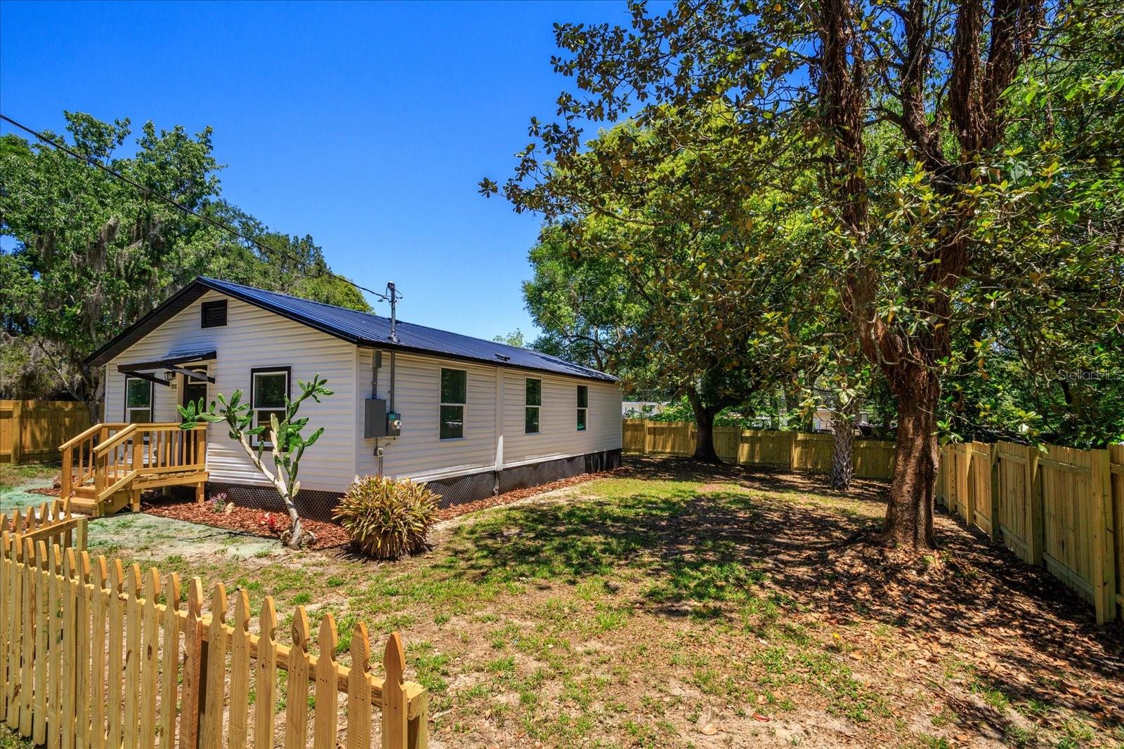 816 WOODLAND AVE, LEESBURG, FL — photo 40