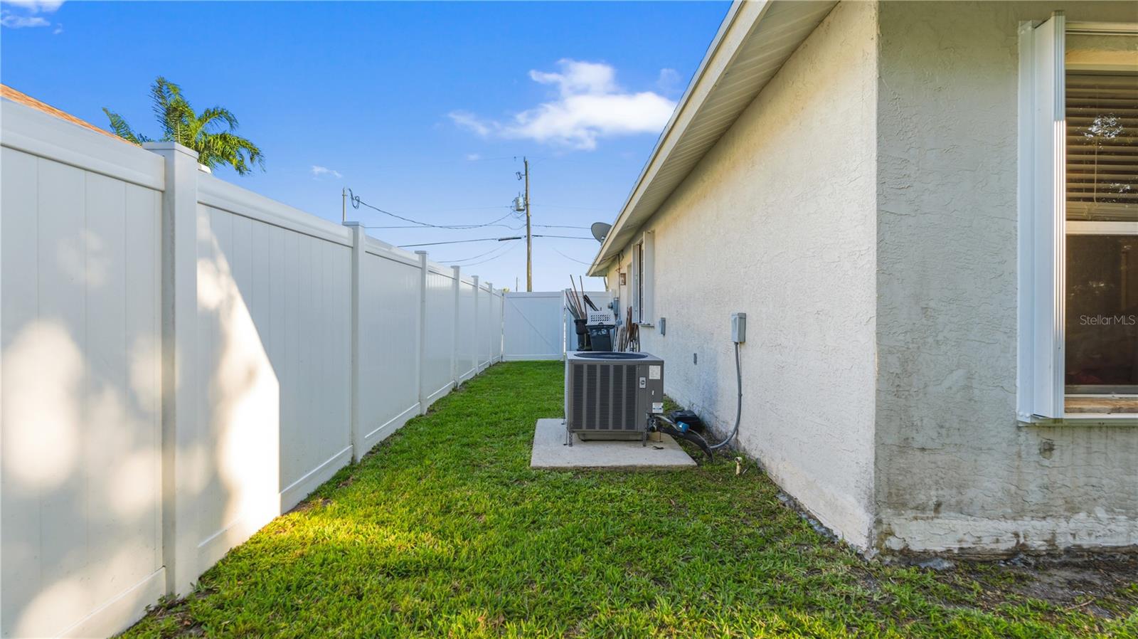 2001 SW FEARS AVE, PORT ST LUCIE, FL — photo 45