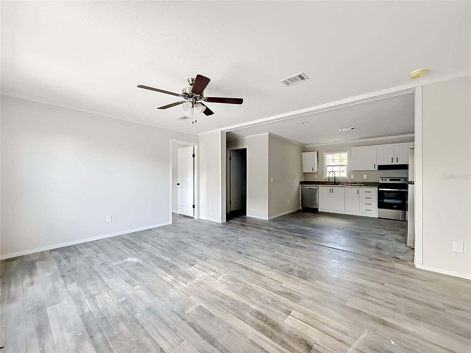 8002 MOBILAIRE DR, ORLANDO, FL — photo 13