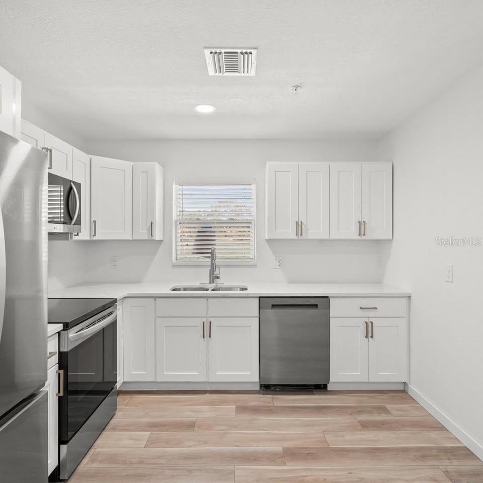 3107 16TH ST N, ST PETERSBURG, FL — photo 11