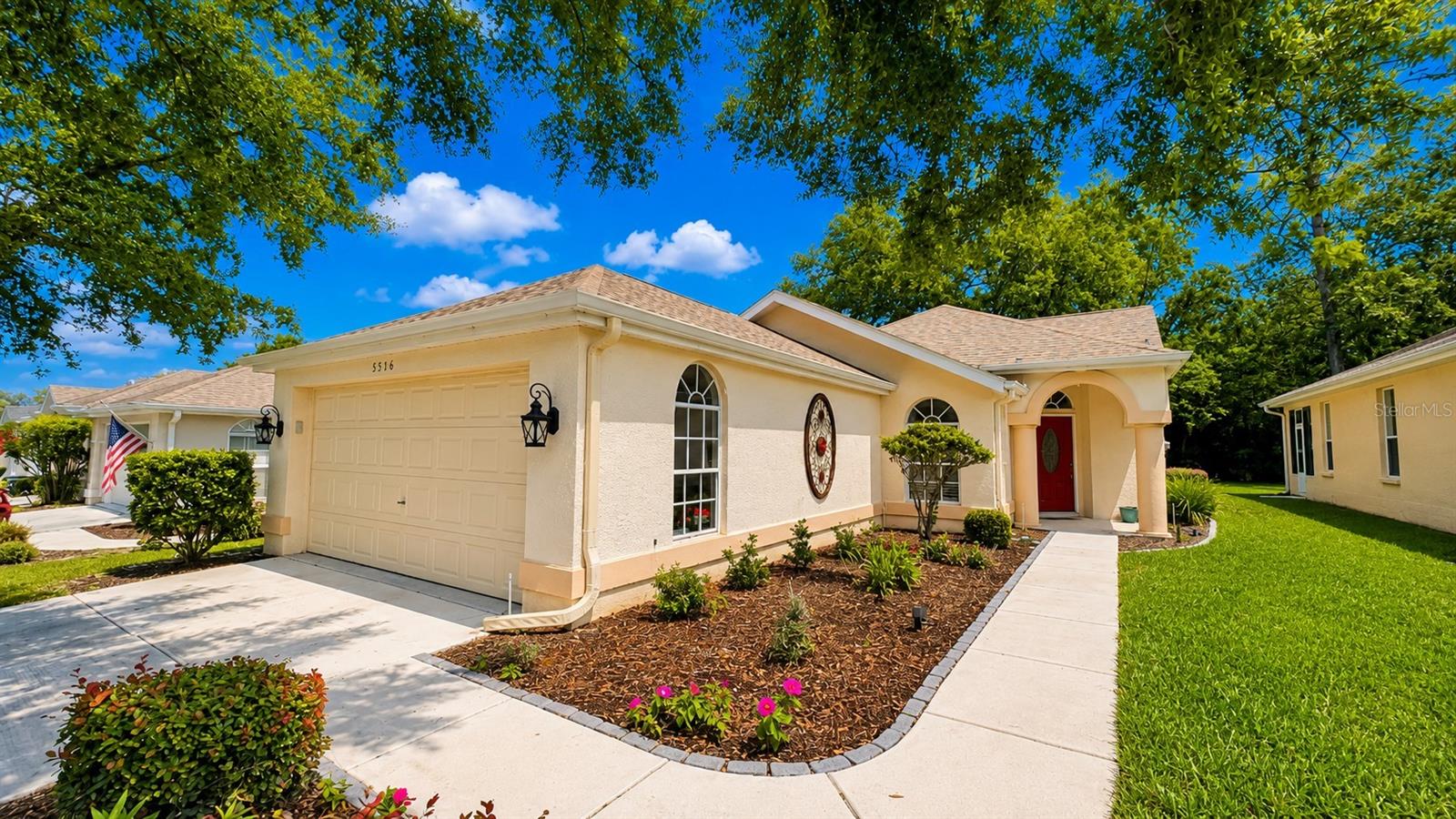 5556 LEGEND HILLS LN, SPRING HILL, FL — photo 2