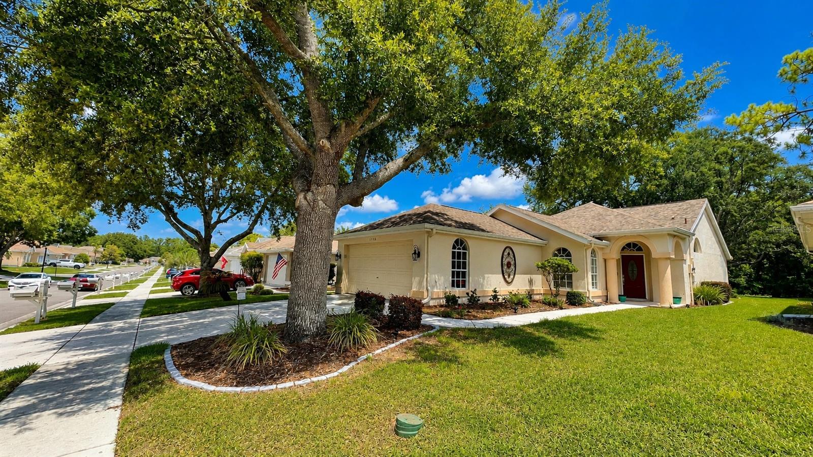 5556 LEGEND HILLS LN, SPRING HILL, FL — photo 3