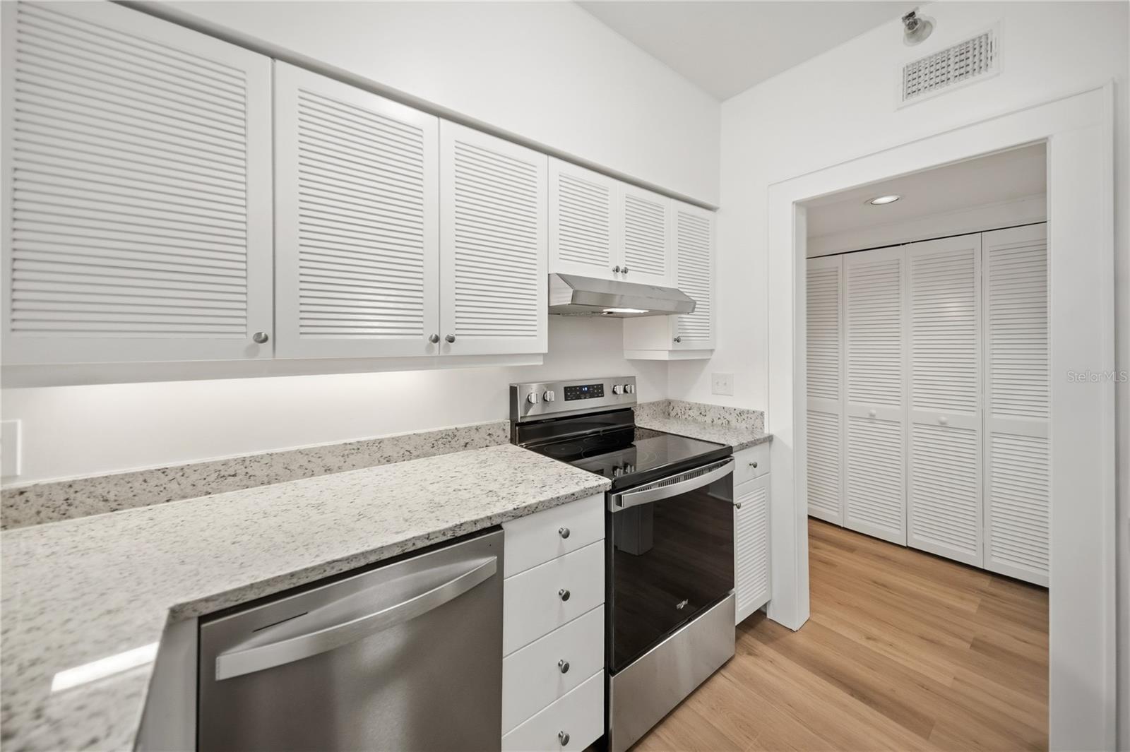 1221 N PALM AVE #202, SARASOTA, FL — photo 9