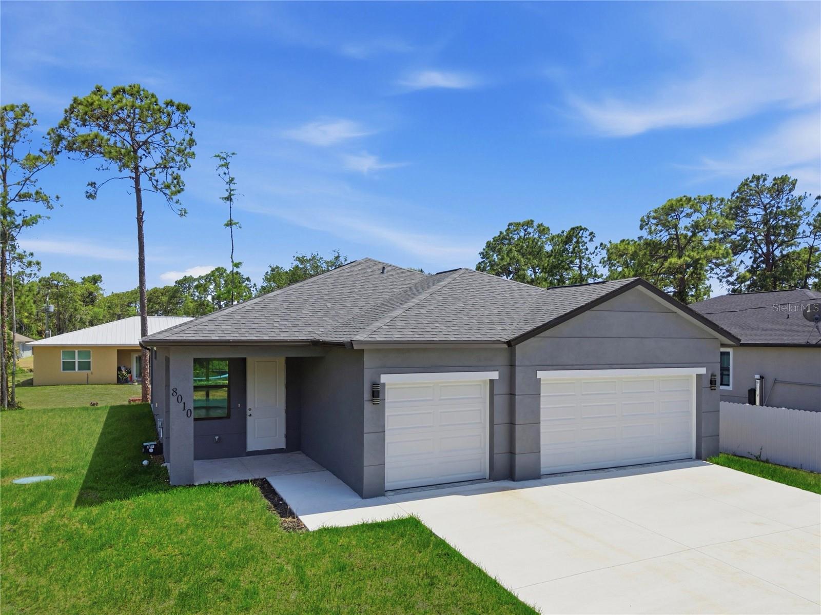 8010 SANDALWOOD CIR, LABELLE, FL