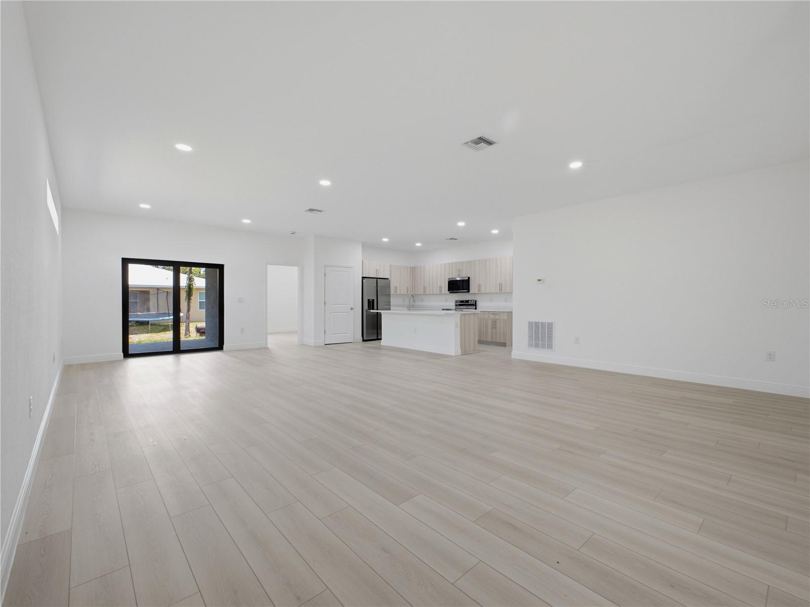 8010 SANDALWOOD CIR, LABELLE, FL — photo 4
