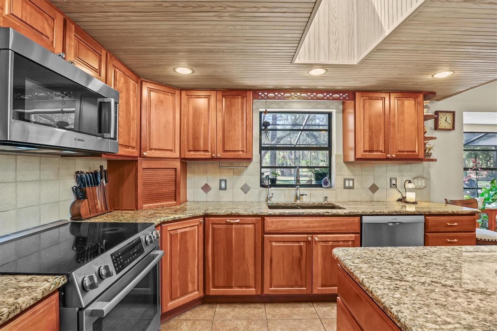 9032 BIRMINGHAM AVE, WEEKI WACHEE, FL — photo 21