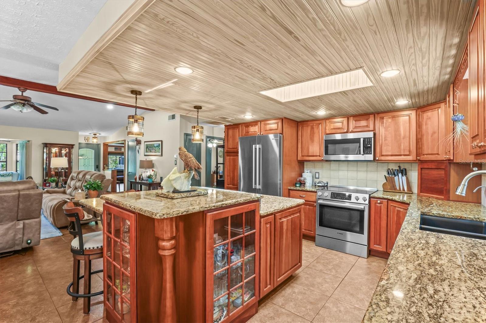 9032 BIRMINGHAM AVE, WEEKI WACHEE, FL — photo 22