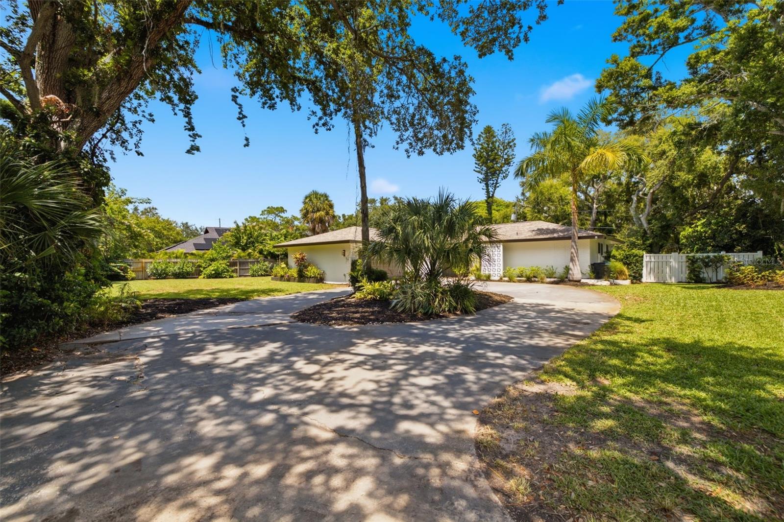 747 SABAL CT S, ST PETERSBURG, FL
