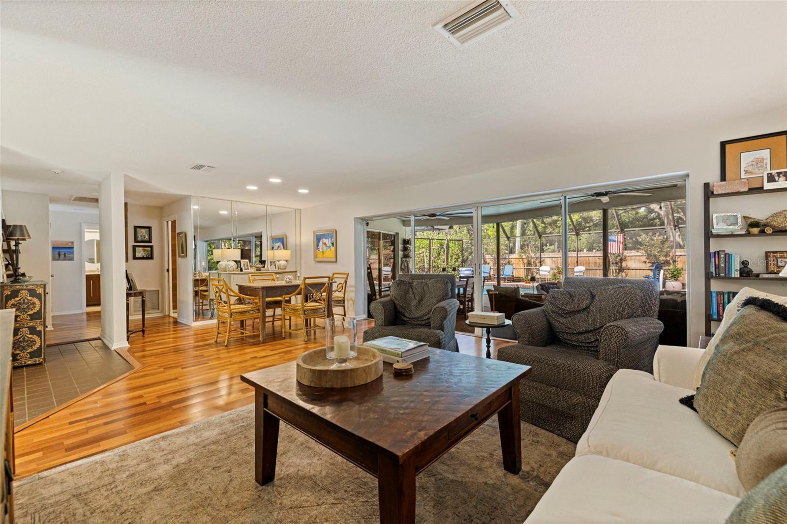 747 SABAL CT S, ST PETERSBURG, FL — photo 12
