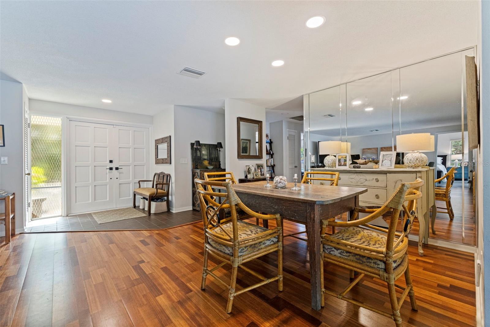 747 SABAL CT S, ST PETERSBURG, FL — photo 16