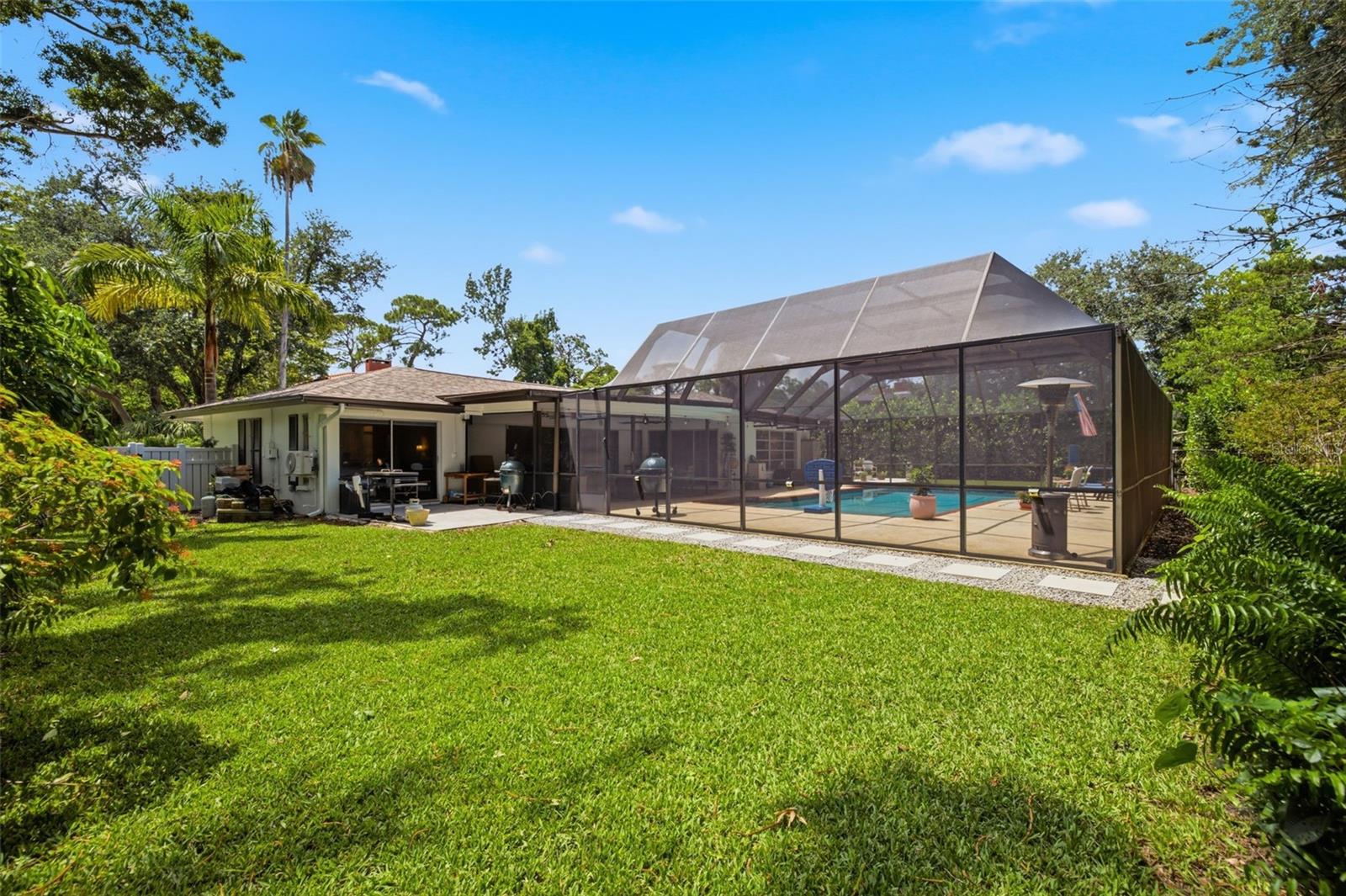 747 SABAL CT S, ST PETERSBURG, FL — photo 33
