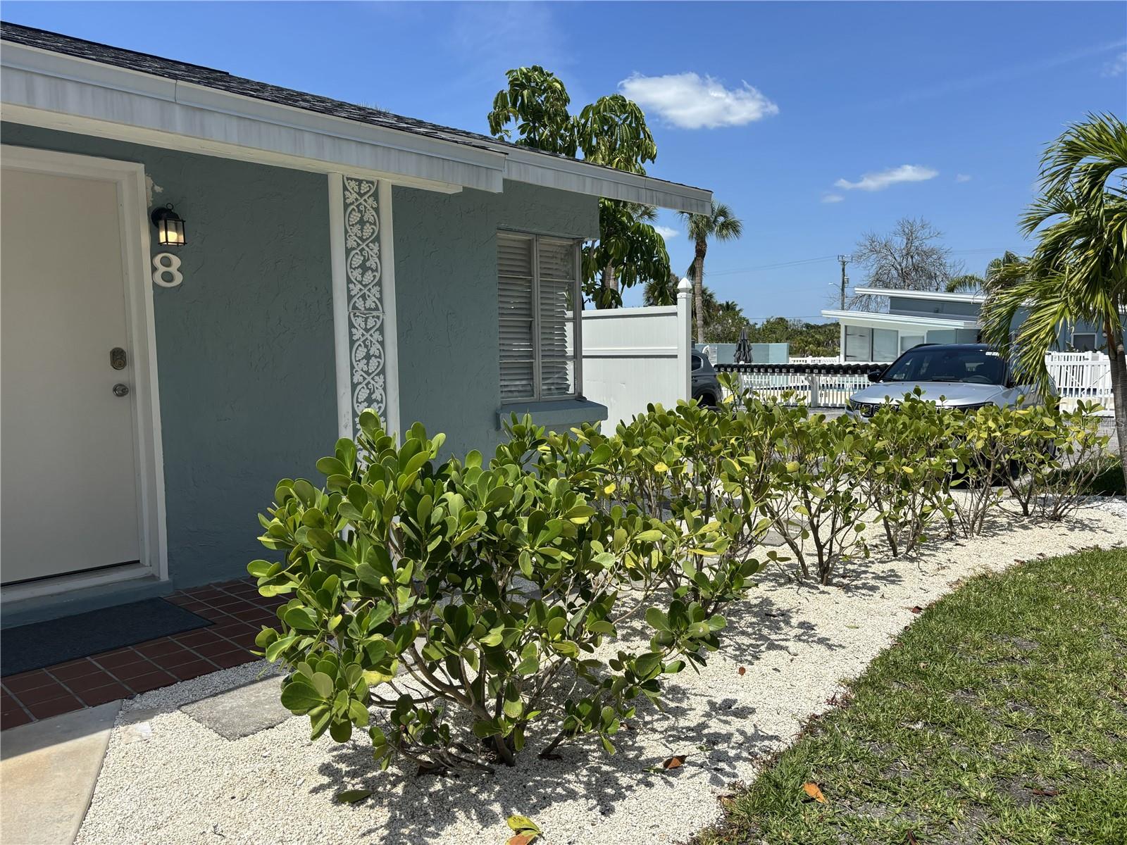 170 ROOSEVELT DR #8, SARASOTA, FL — photo 2