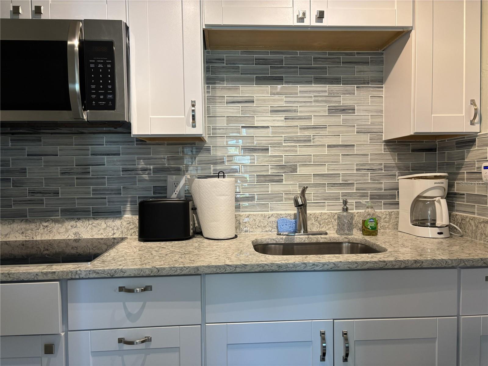 170 ROOSEVELT DR #8, SARASOTA, FL — photo 8