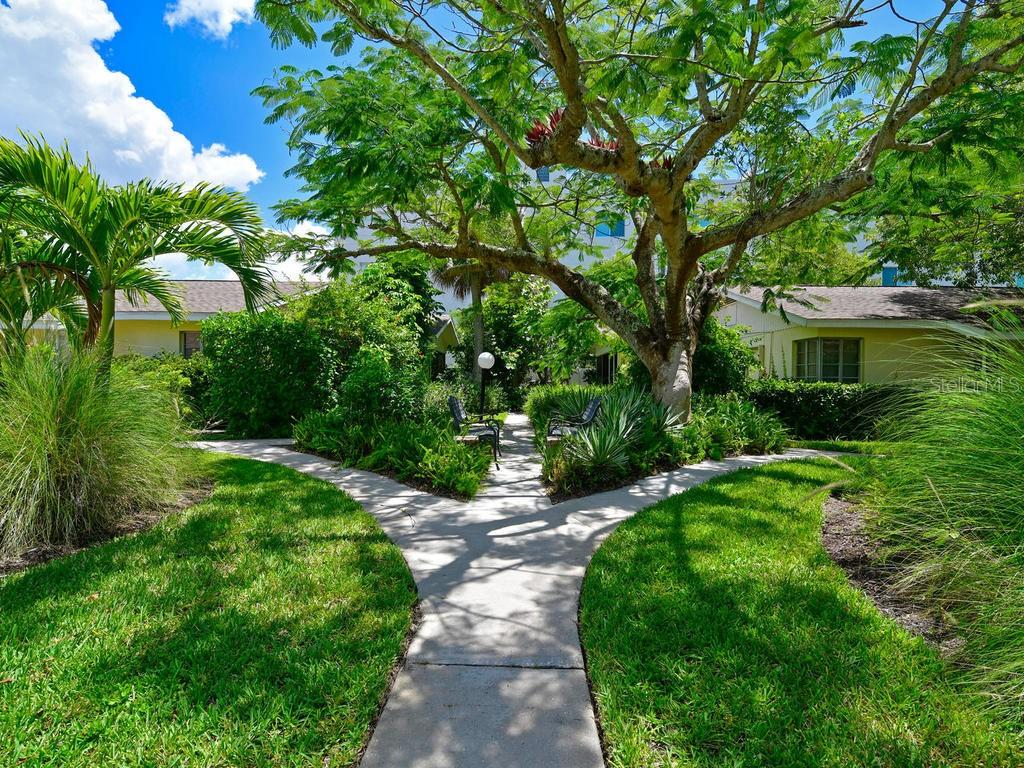 170 ROOSEVELT DR #8, SARASOTA, FL — photo 12