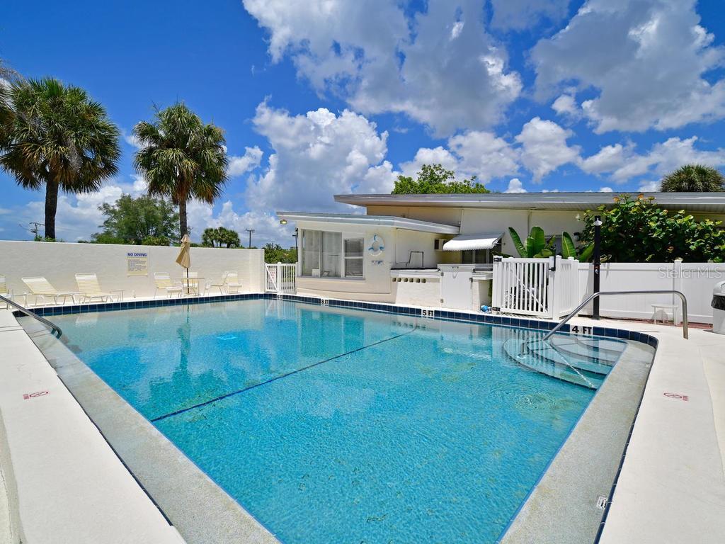 170 ROOSEVELT DR #8, SARASOTA, FL — photo 13