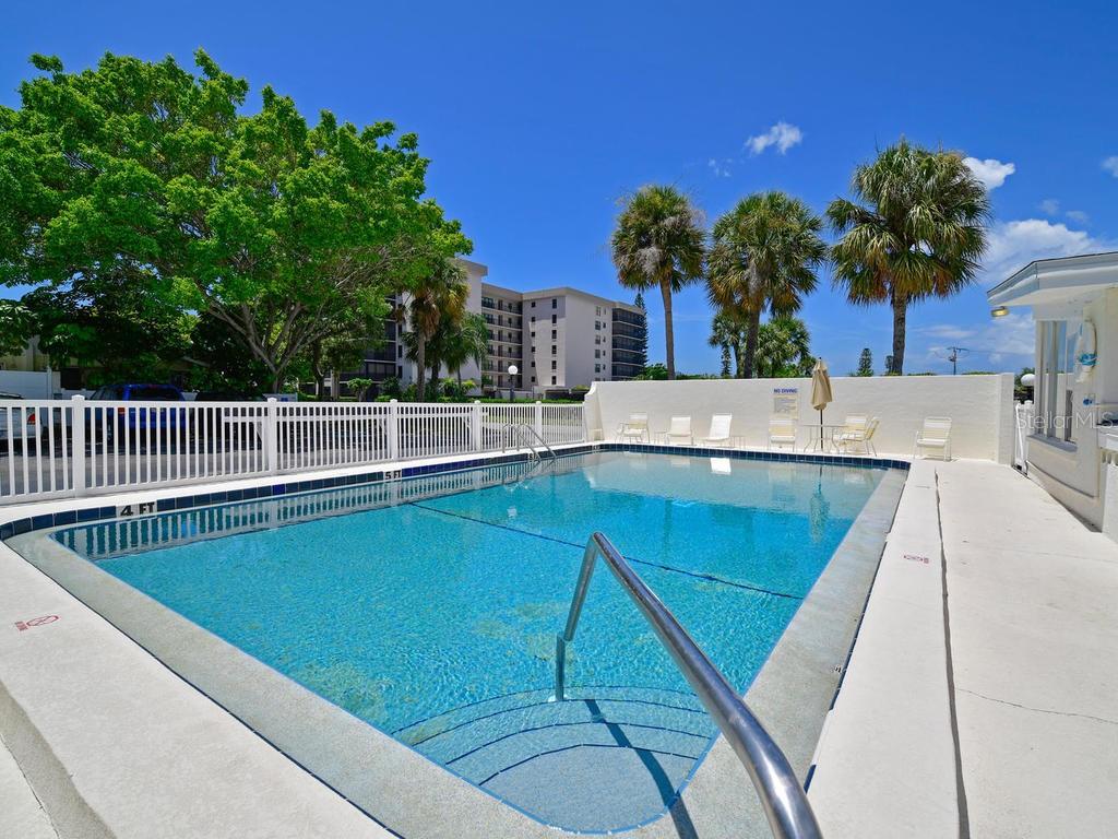 170 ROOSEVELT DR #8, SARASOTA, FL — photo 14