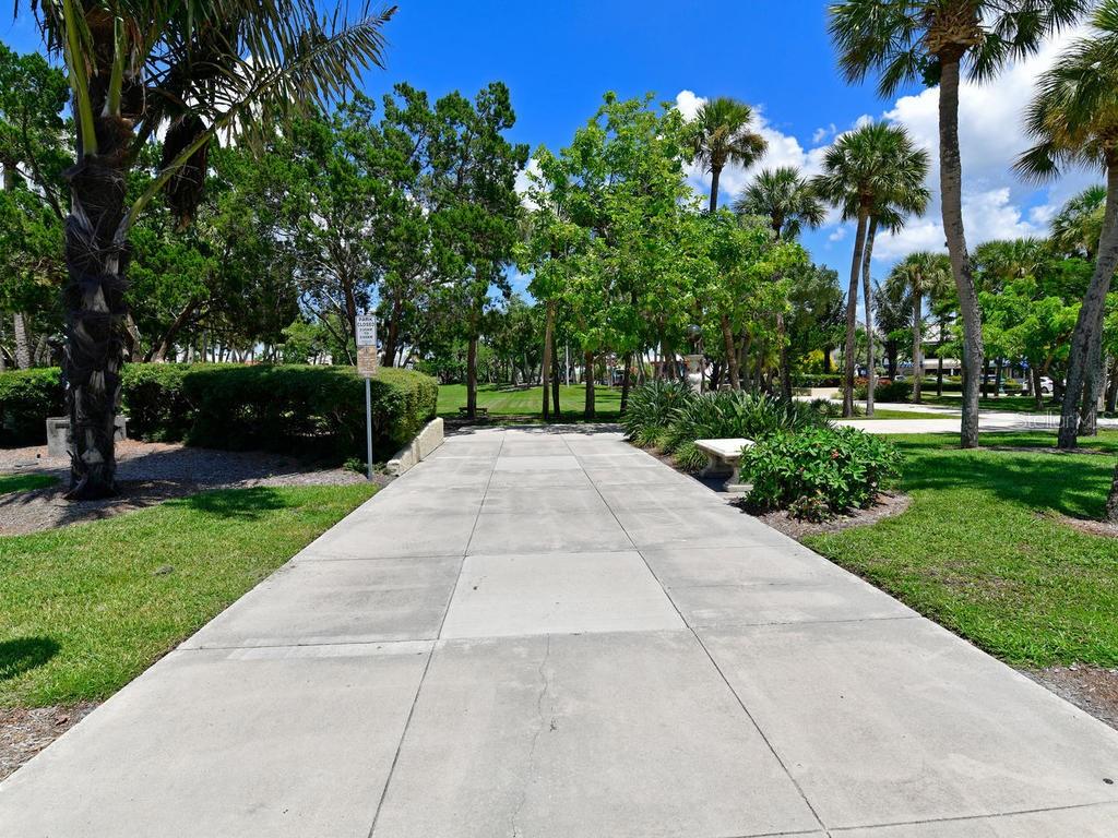 170 ROOSEVELT DR #8, SARASOTA, FL — photo 17
