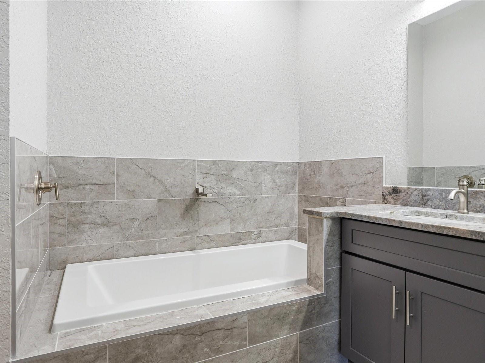 776 ROTONDA CIR, ROTONDA WEST, FL — photo 18