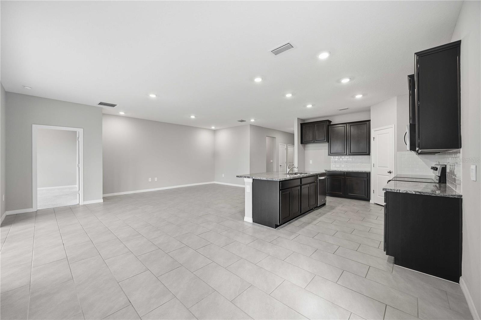 5719 WOODLAND SAGE DR, SARASOTA, FL — photo 11