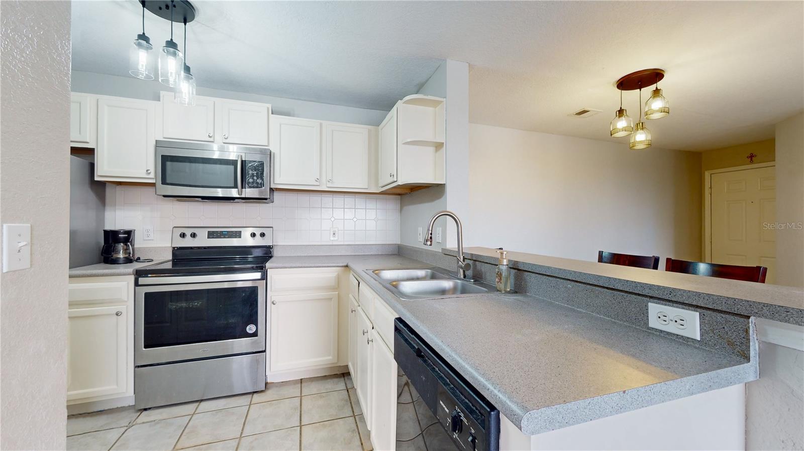 8801 LATREC AVE #8208, ORLANDO, FL — photo 8