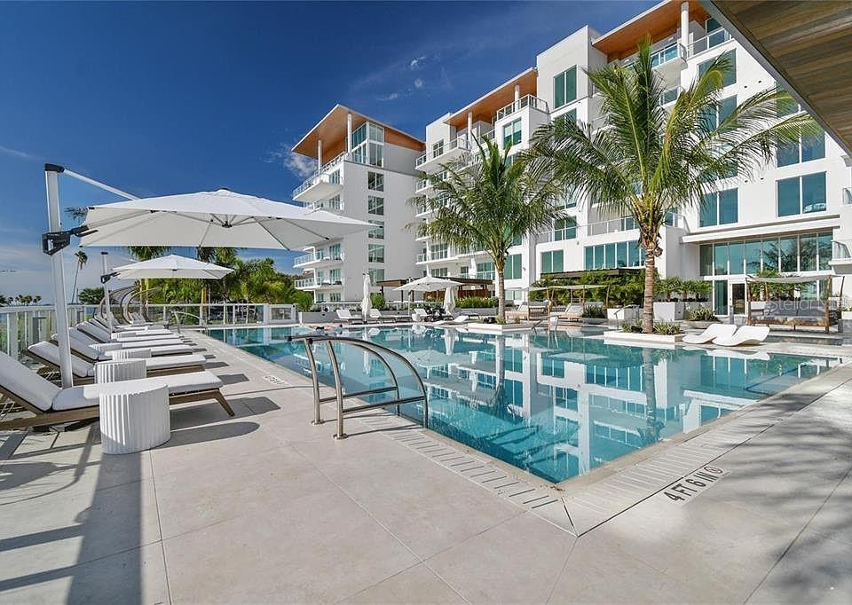 1020 SUNSET POINT RD #111, CLEARWATER, FL — photo 3