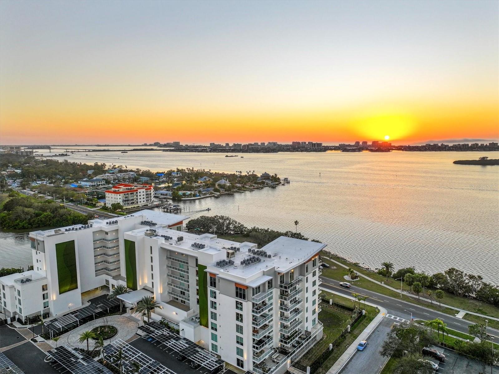 1020 SUNSET POINT RD #111, CLEARWATER, FL