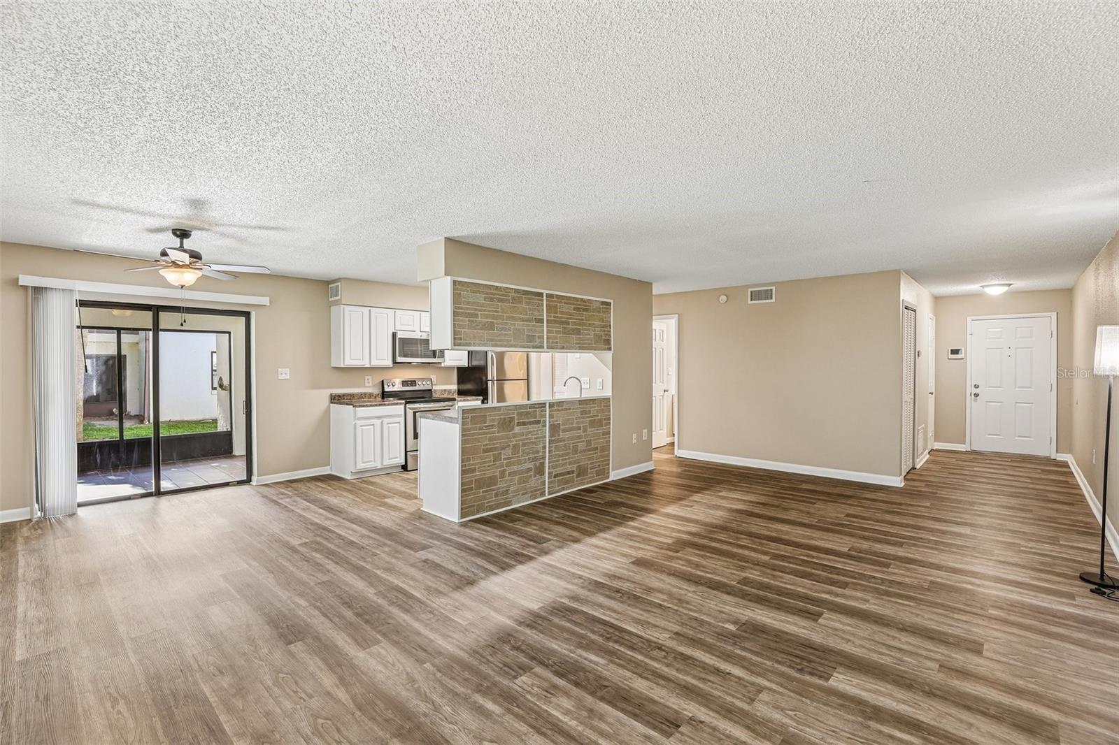 100 E OAK TERRACE DR #D2, LEESBURG, FL — photo 11