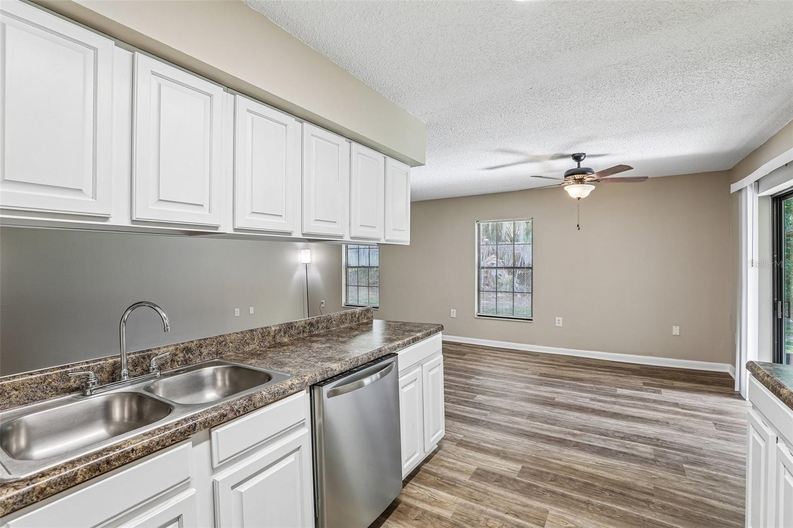 100 E OAK TERRACE DR #D2, LEESBURG, FL — photo 7
