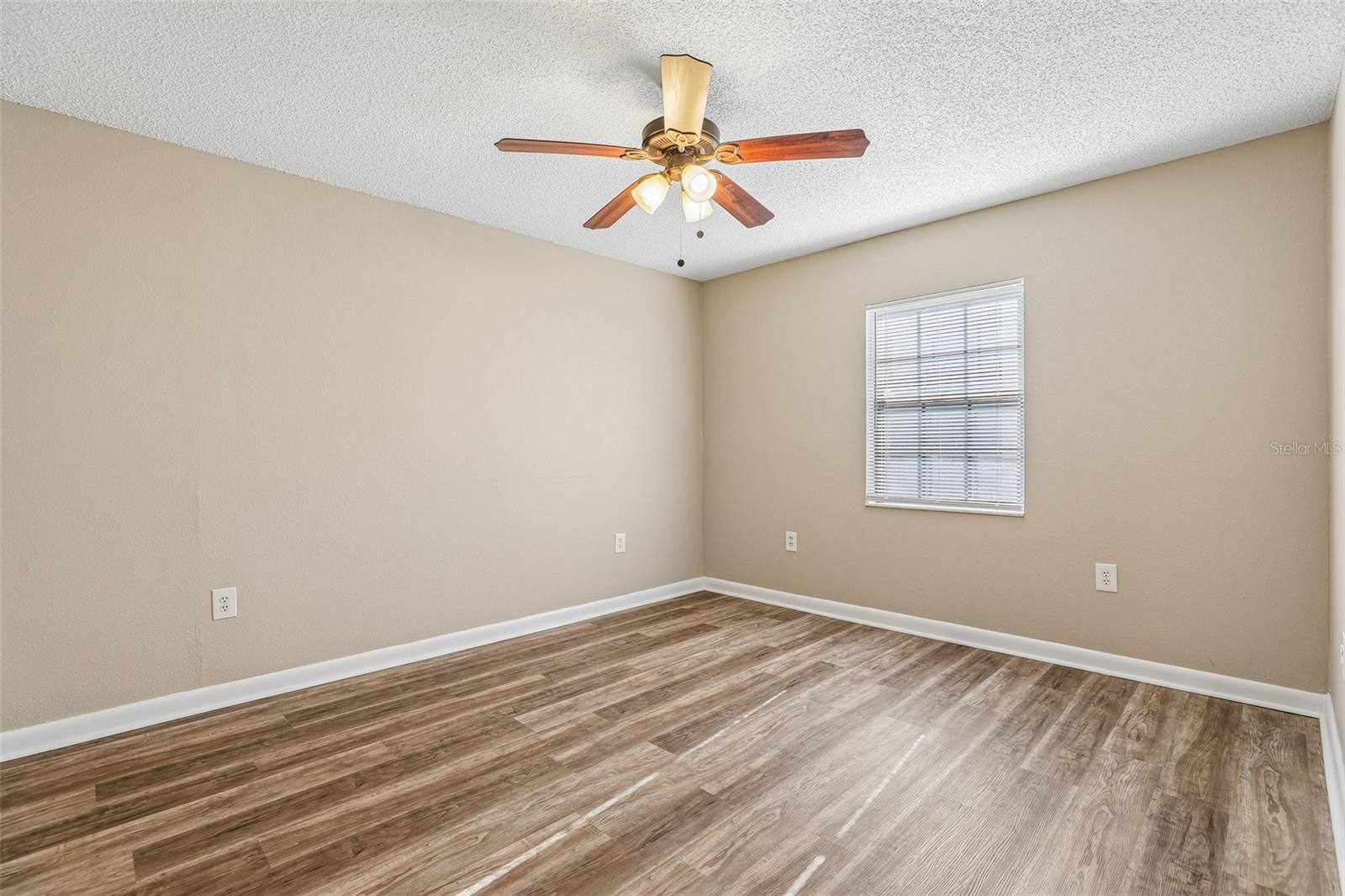100 E OAK TERRACE DR #D2, LEESBURG, FL — photo 26