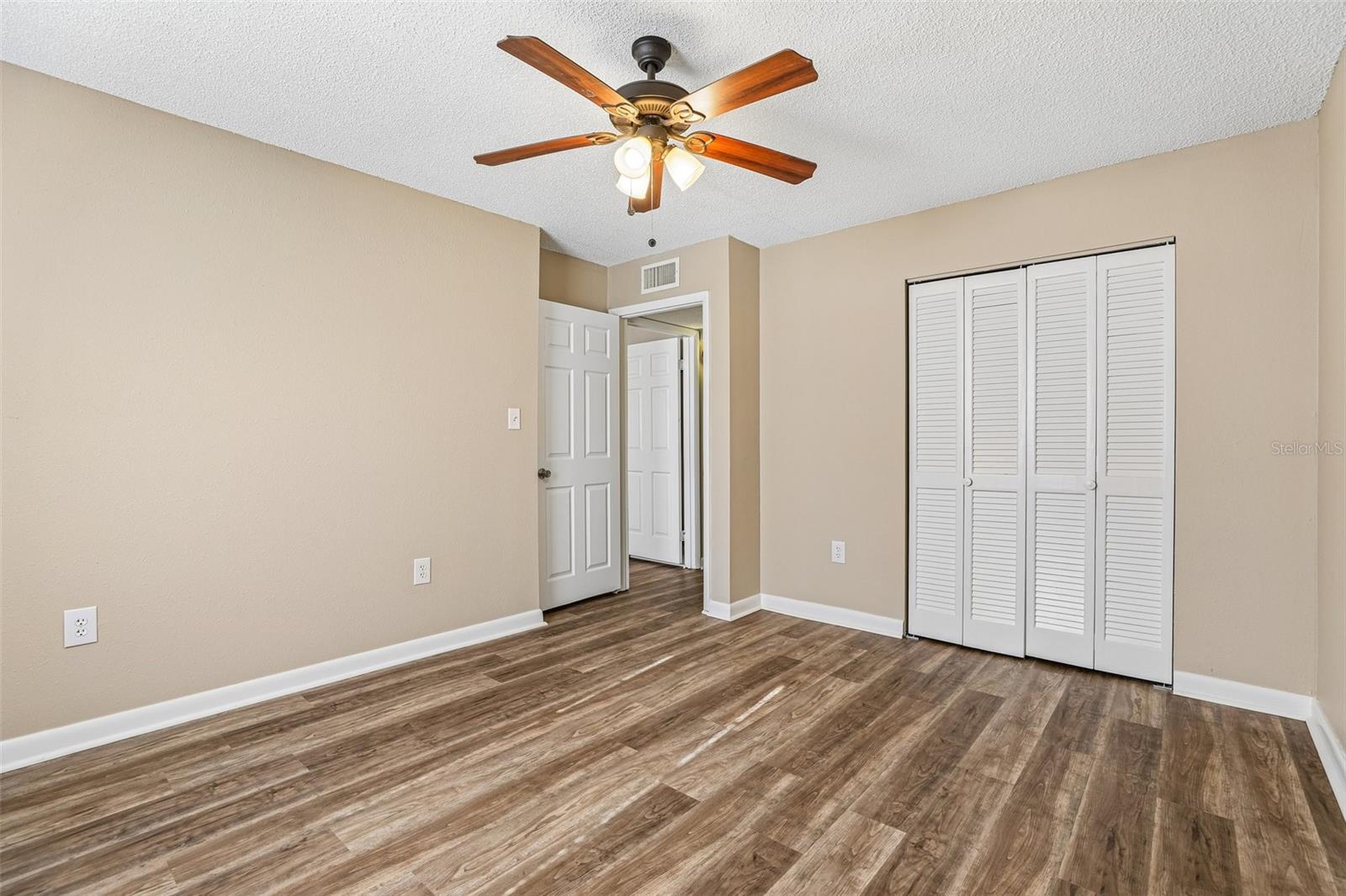 100 E OAK TERRACE DR #D2, LEESBURG, FL — photo 28