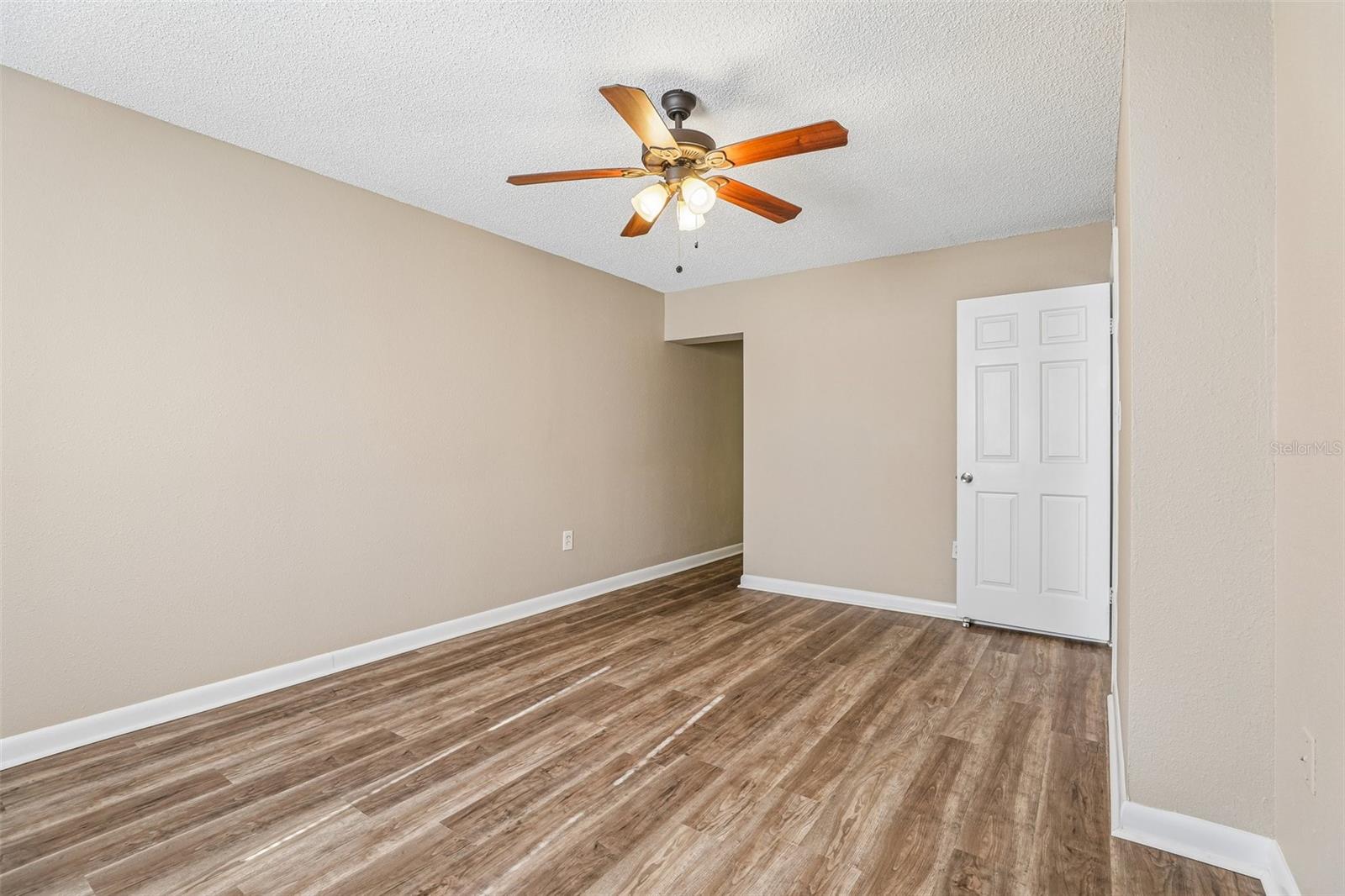 100 E OAK TERRACE DR #D2, LEESBURG, FL — photo 31