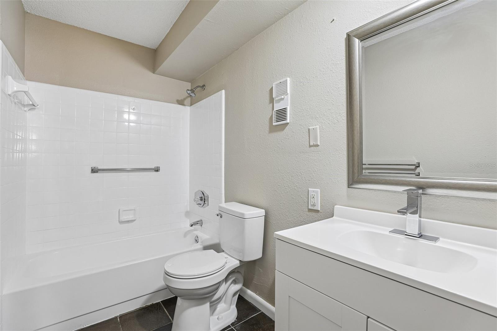 100 E OAK TERRACE DR #D2, LEESBURG, FL — photo 35