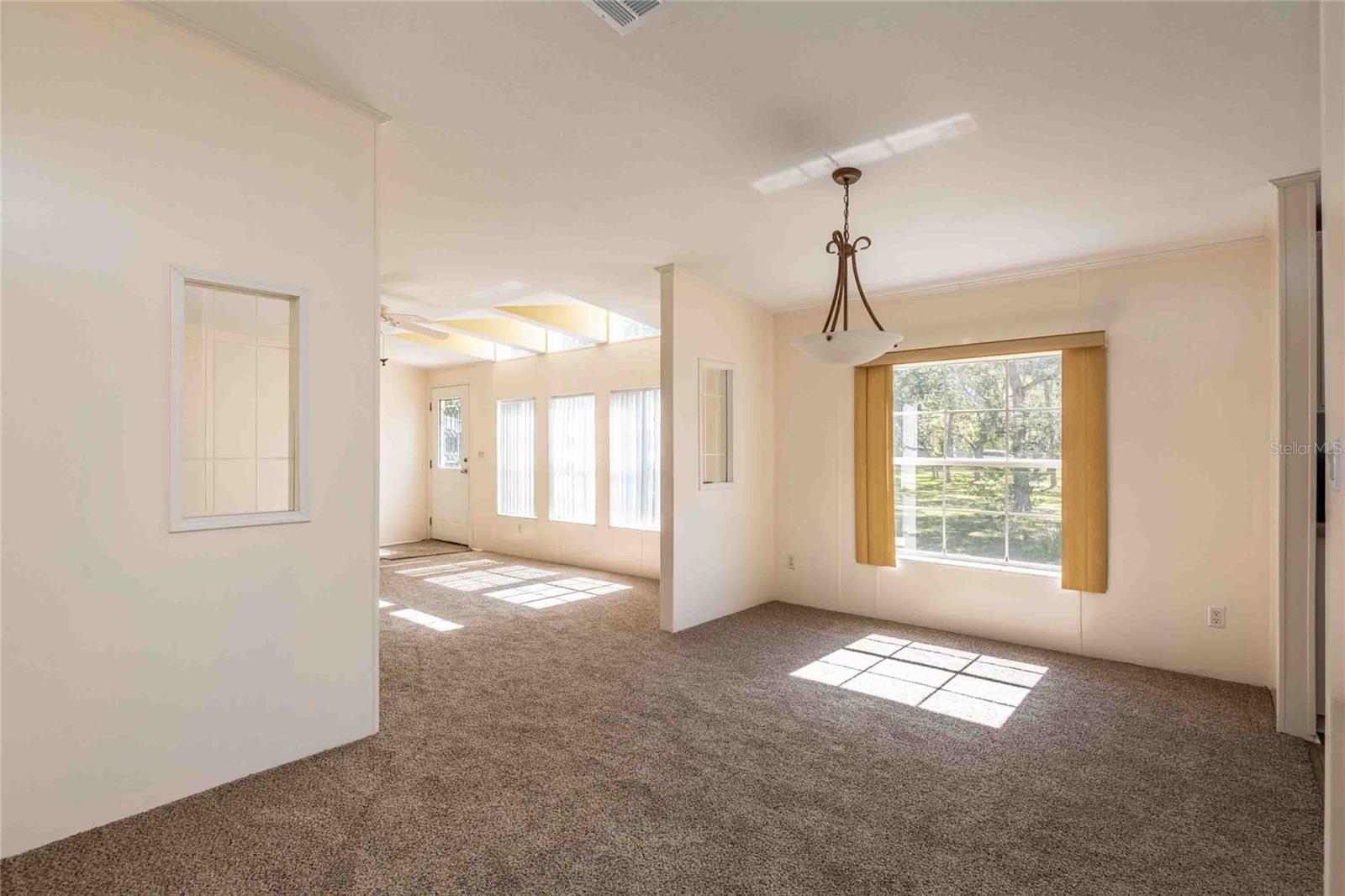 14221 HURRICANE DR, WEEKI WACHEE, FL — photo 19