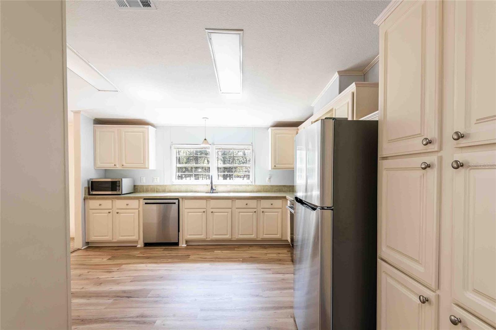 14221 HURRICANE DR, WEEKI WACHEE, FL — photo 23