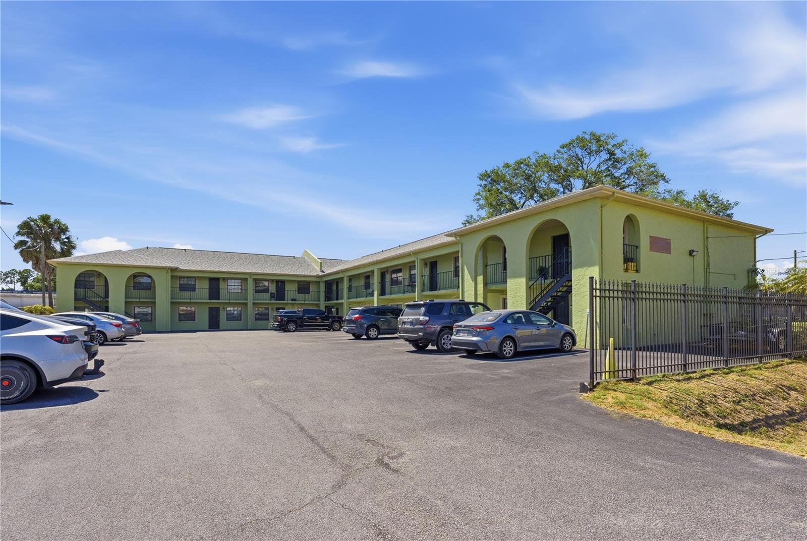 4416 N CLARK AVE #13, TAMPA, FL