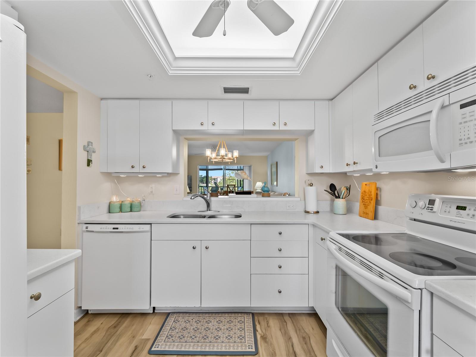9330 CLUBSIDE CIR #3207, SARASOTA, FL — photo 5