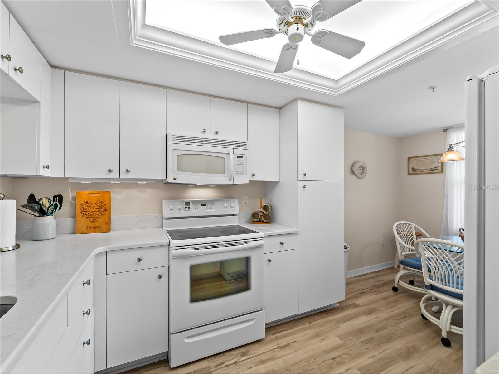 9330 CLUBSIDE CIR #3207, SARASOTA, FL — photo 10