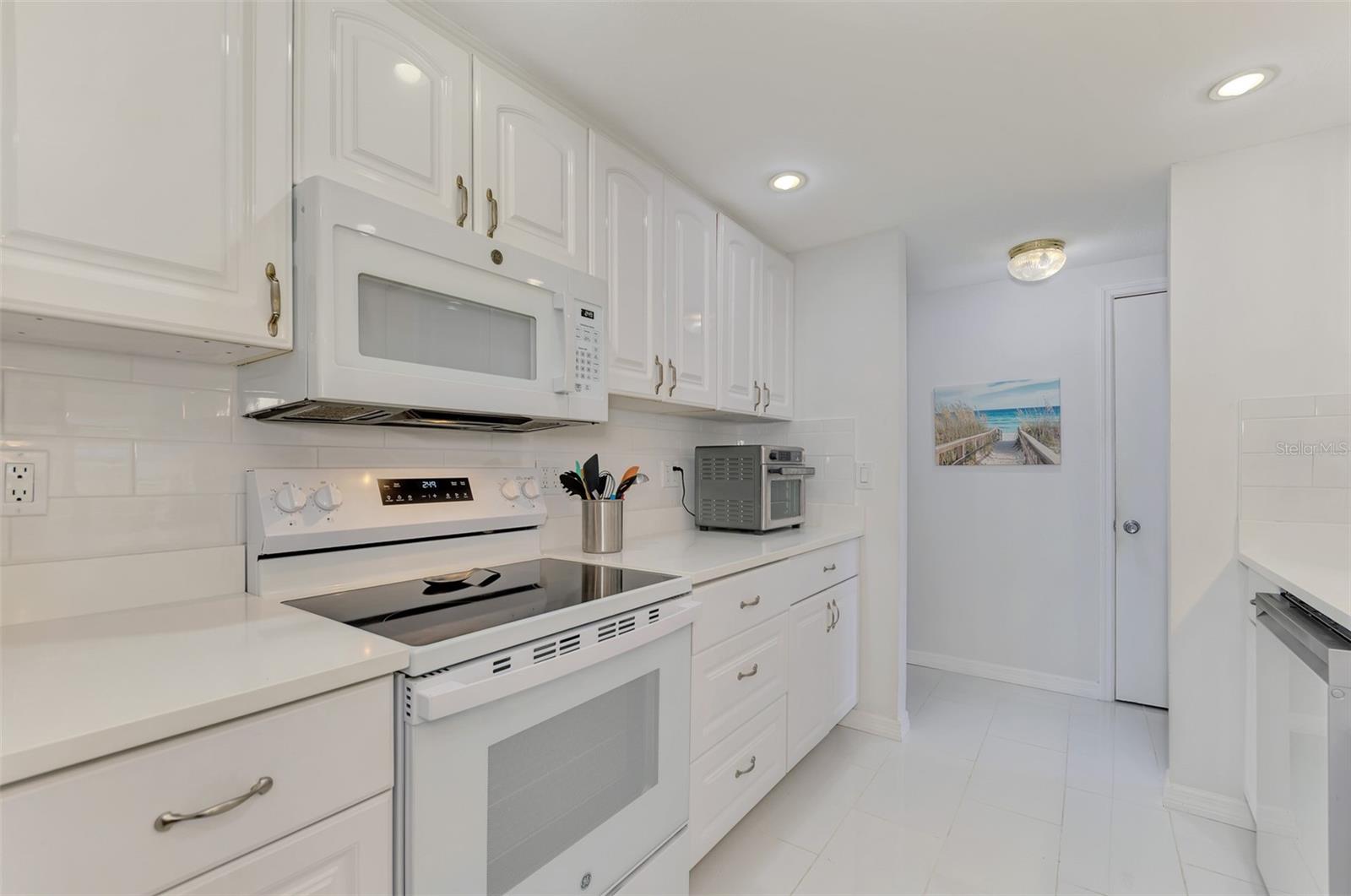 1460 CORTES DR, ENGLEWOOD, FL — photo 14
