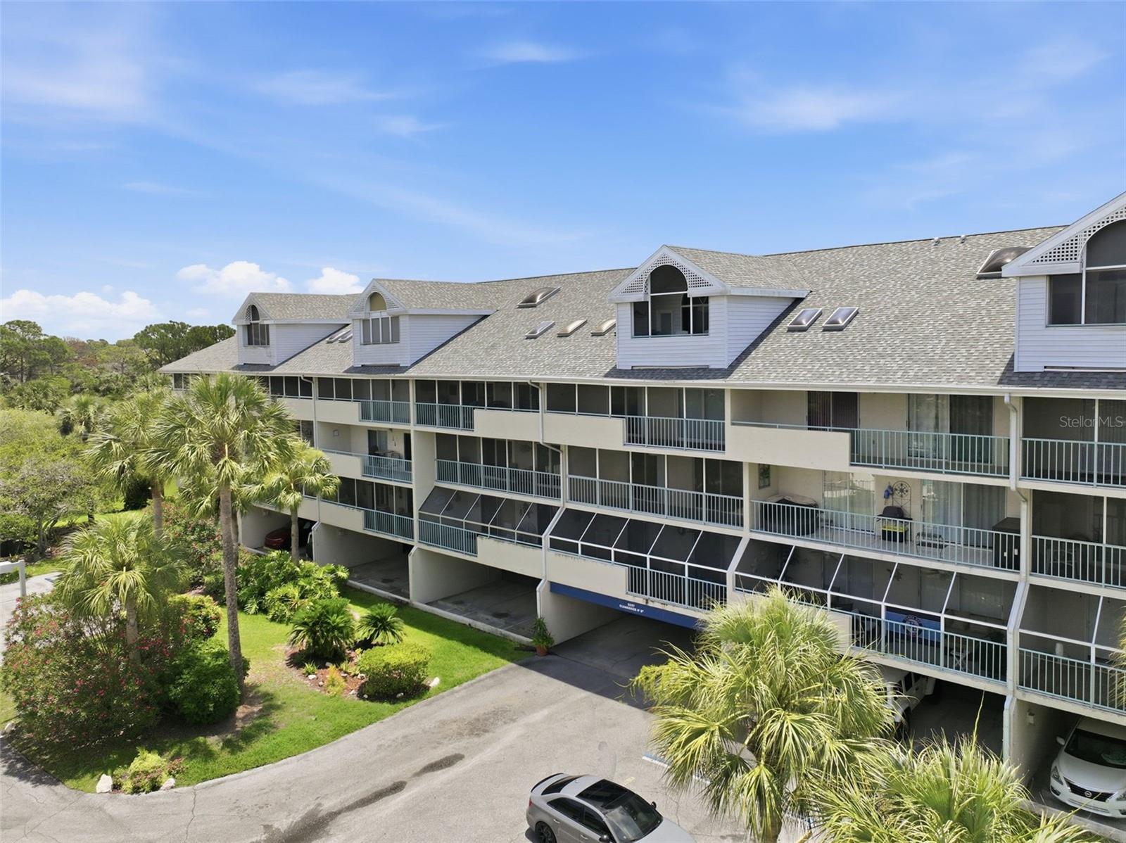 5557 SEA FOREST DR #215, NEW PORT RICHEY, FL