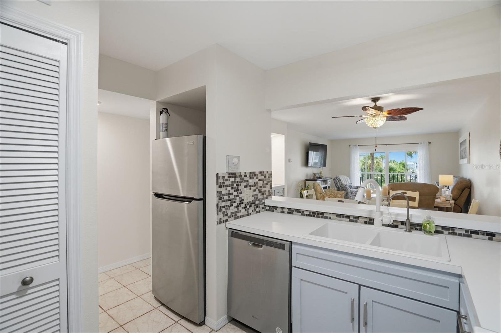 5557 SEA FOREST DR #215, NEW PORT RICHEY, FL — photo 4