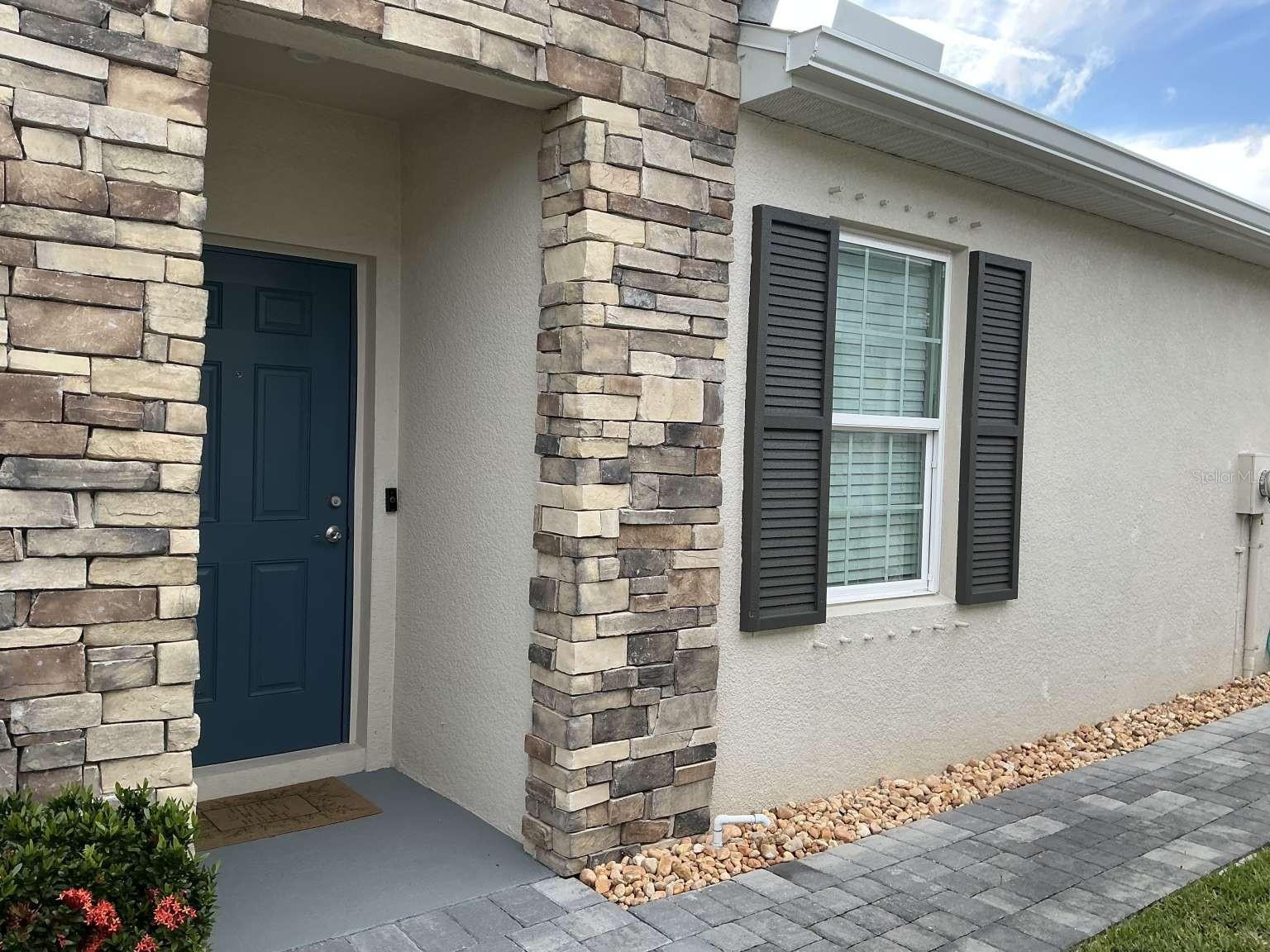 1982 W PALMS DR, PORT CHARLOTTE, FL — photo 2