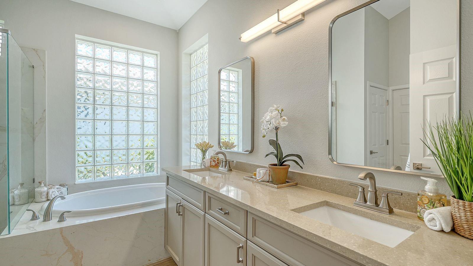 7823 HERITAGE CLASSIC CT, LAKEWOOD RANCH, FL — photo 34