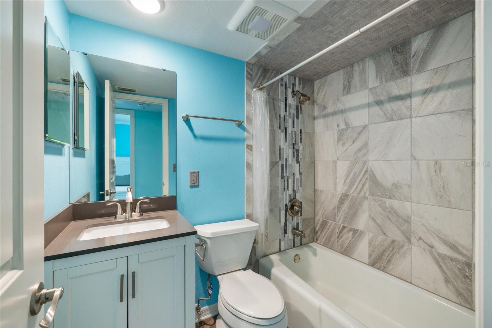 116 VISTA HERMOSA CIR #204C, SARASOTA, FL — photo 17
