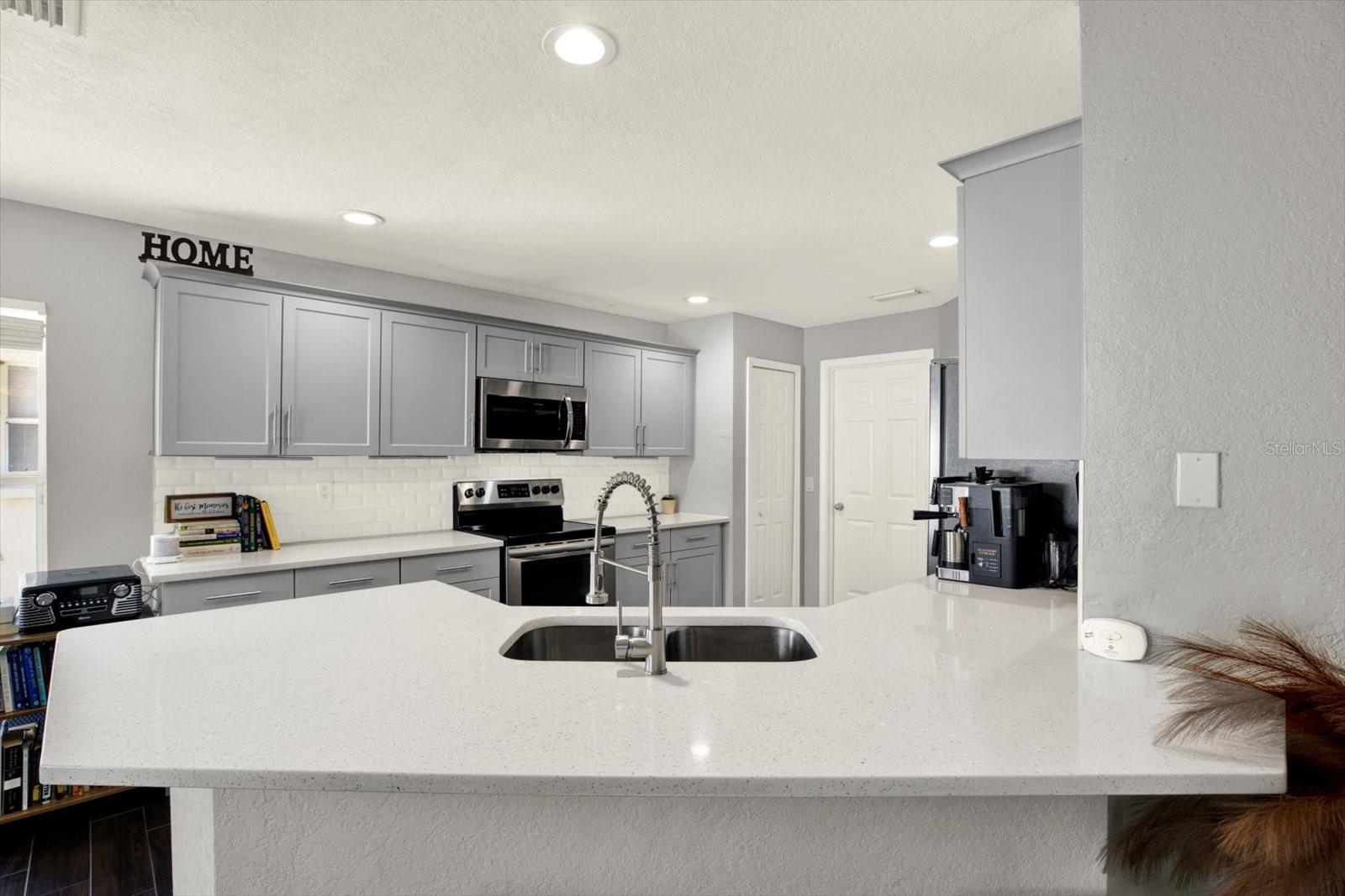 11434 CRESTLAKE VILLAGE DR, RIVERVIEW, FL — photo 5