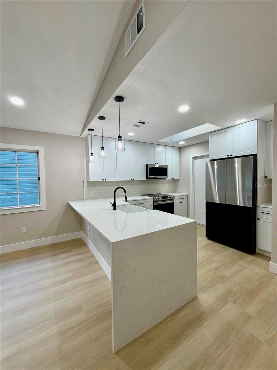 554 PORTLAND CIR, APOPKA, FL — photo 11