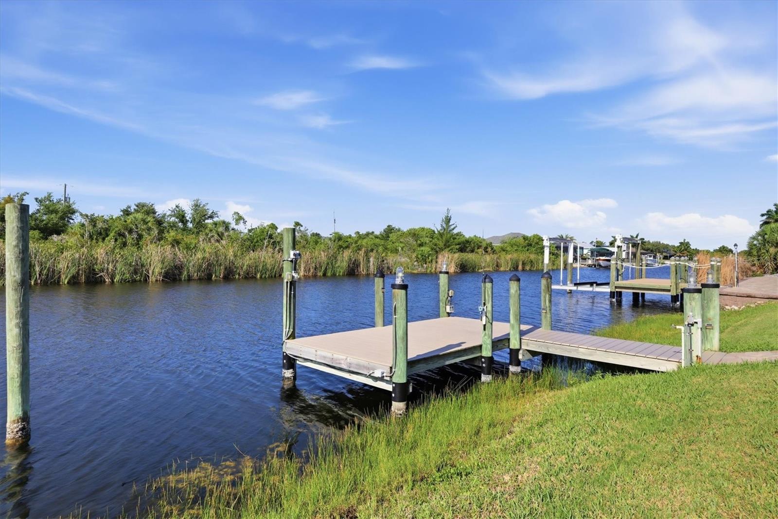 15738 APPLEWHITE CIR, PORT CHARLOTTE, FL — photo 32