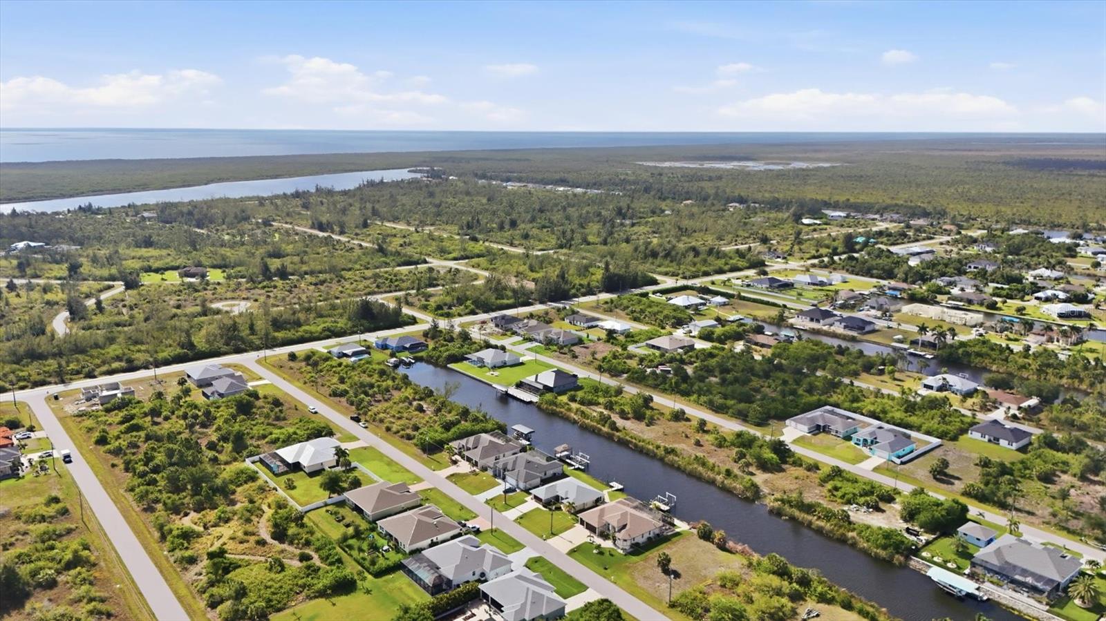 15738 APPLEWHITE CIR, PORT CHARLOTTE, FL — photo 35