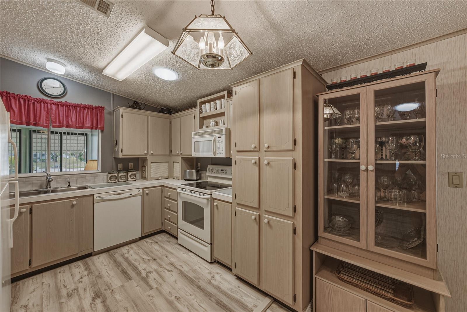 35921 TANDA CIR, ZEPHYRHILLS, FL — photo 11
