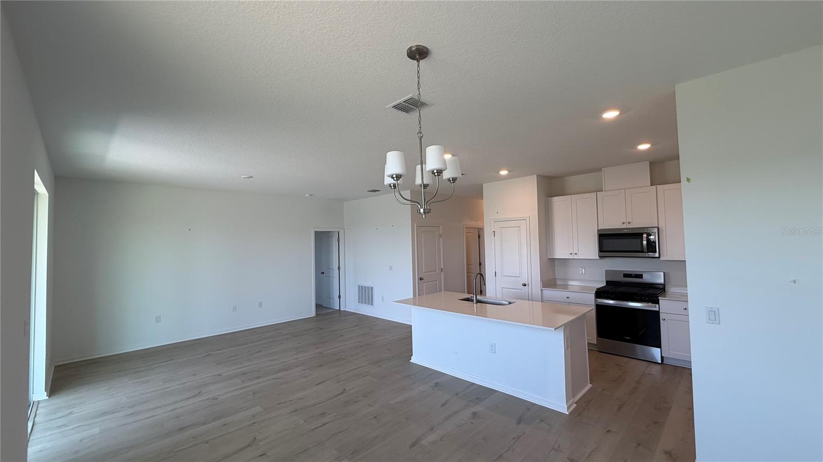 6205 SANDERS GROVE CIR, OKAHUMPKA, FL — photo 3