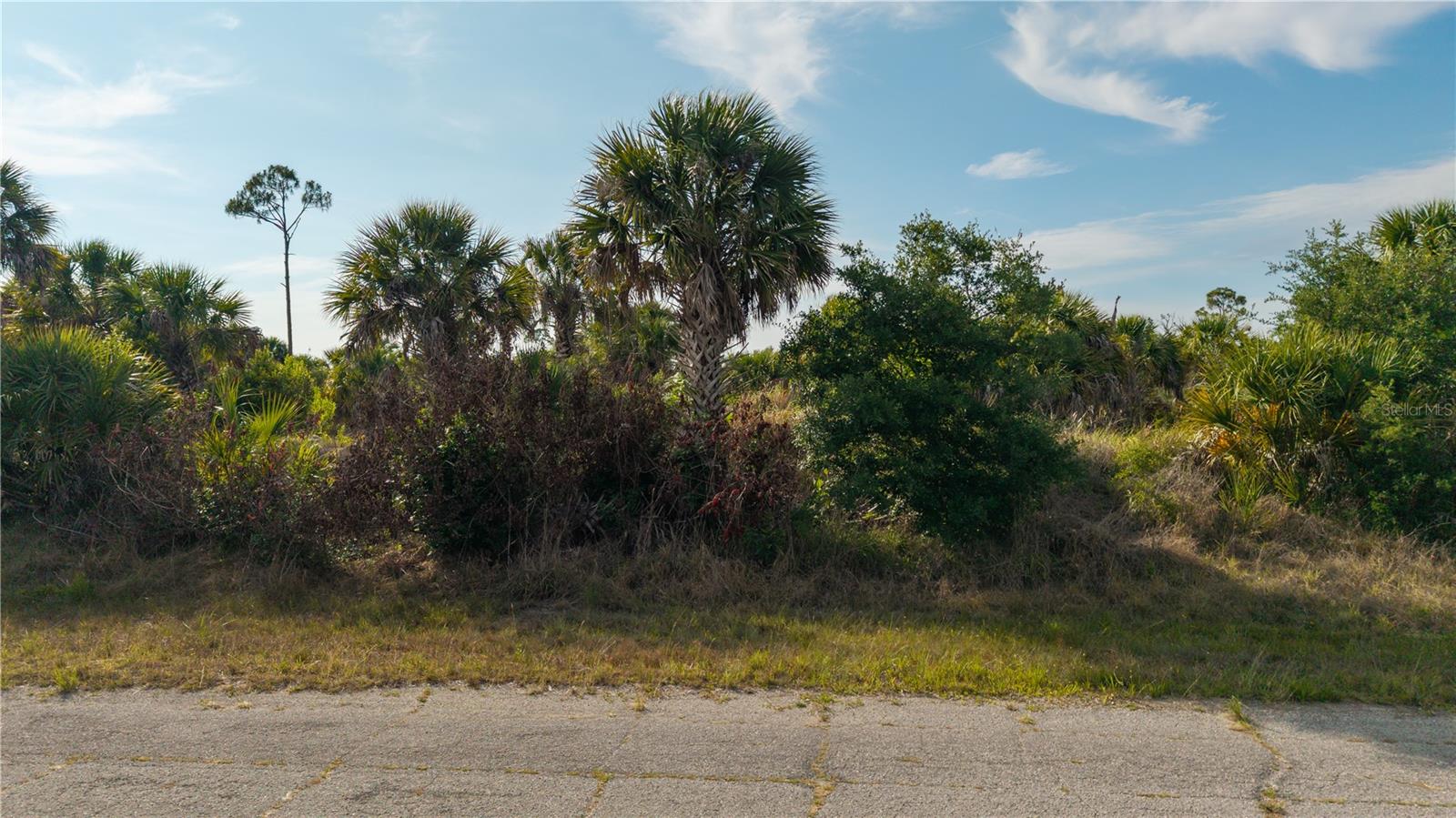 8607 FIREGLOW CIR, NORTH PORT, FL — photo 11